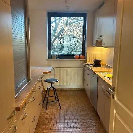Airy Central Flat For Business City Trips Messe Apartament