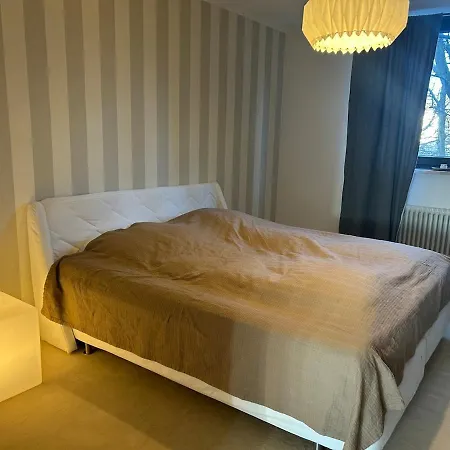 Airy Central Flat For Business City Trips Messe Apartament
