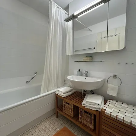 Airy Central Flat For Business City Trips Messe Apartament *